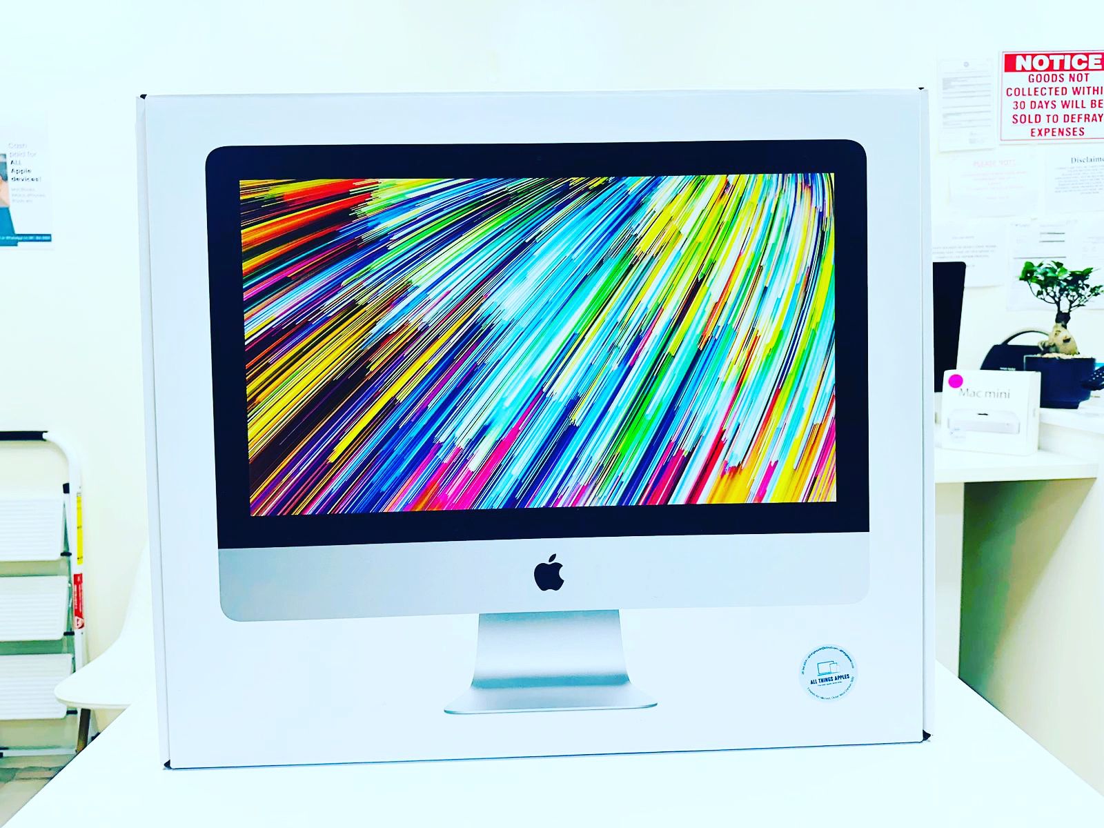 Brand New 2019 iMac 21.5 inch 4K Retina Display 3.6 Quad Core i3