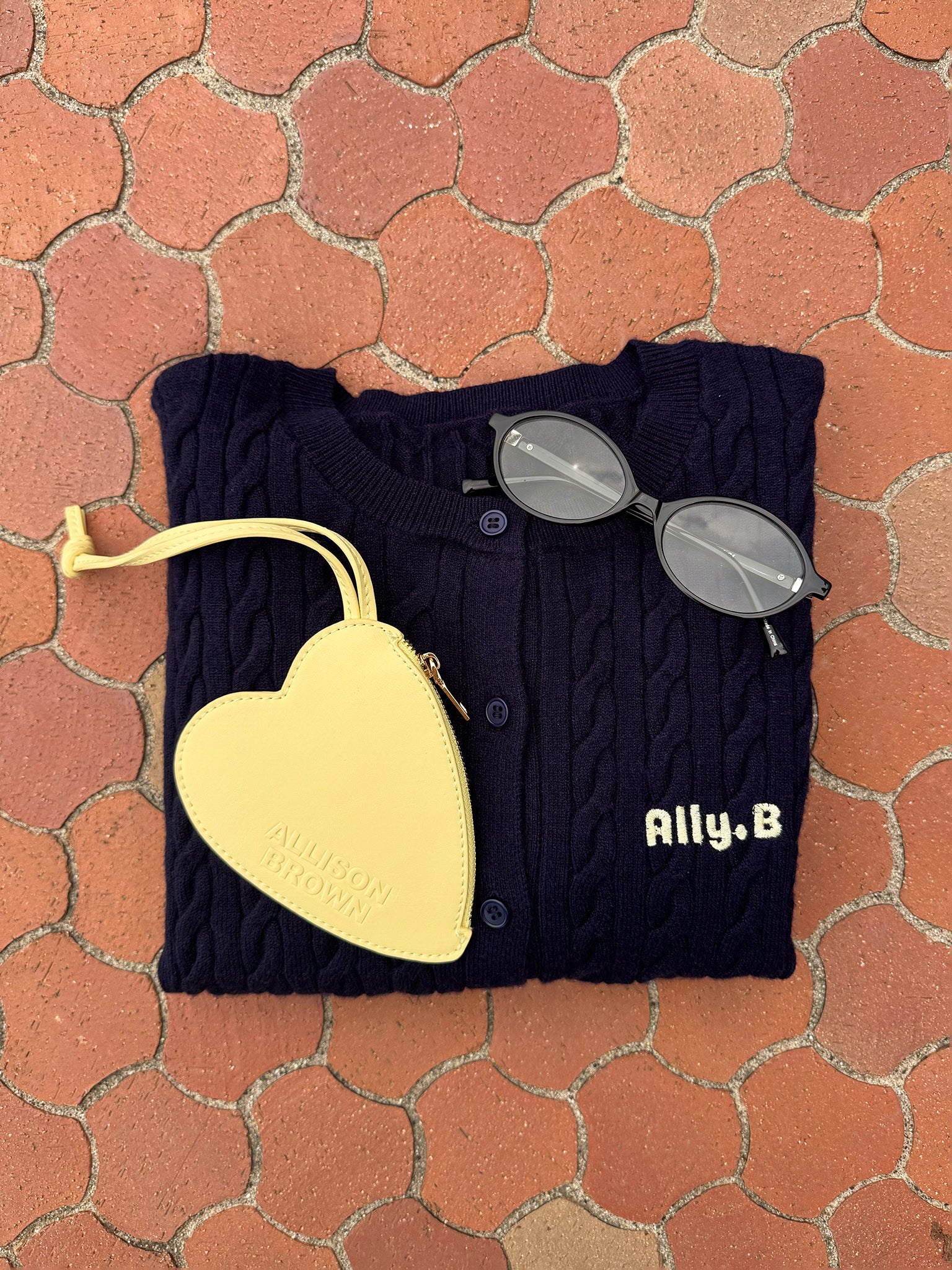 Lovely Mini Heart Pouch – ALLISON BROWN