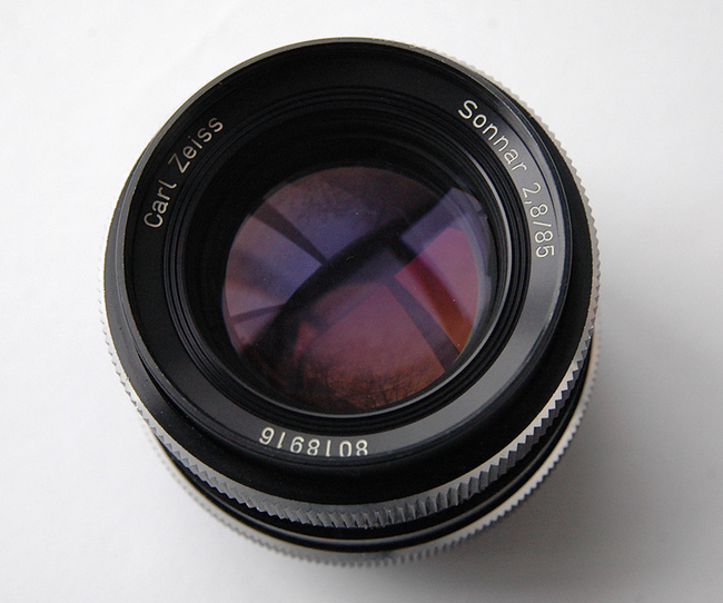 The Carl Zeiss Sonnar 85 mm f/ 2.8 Lens. Specs. MTF Charts. User