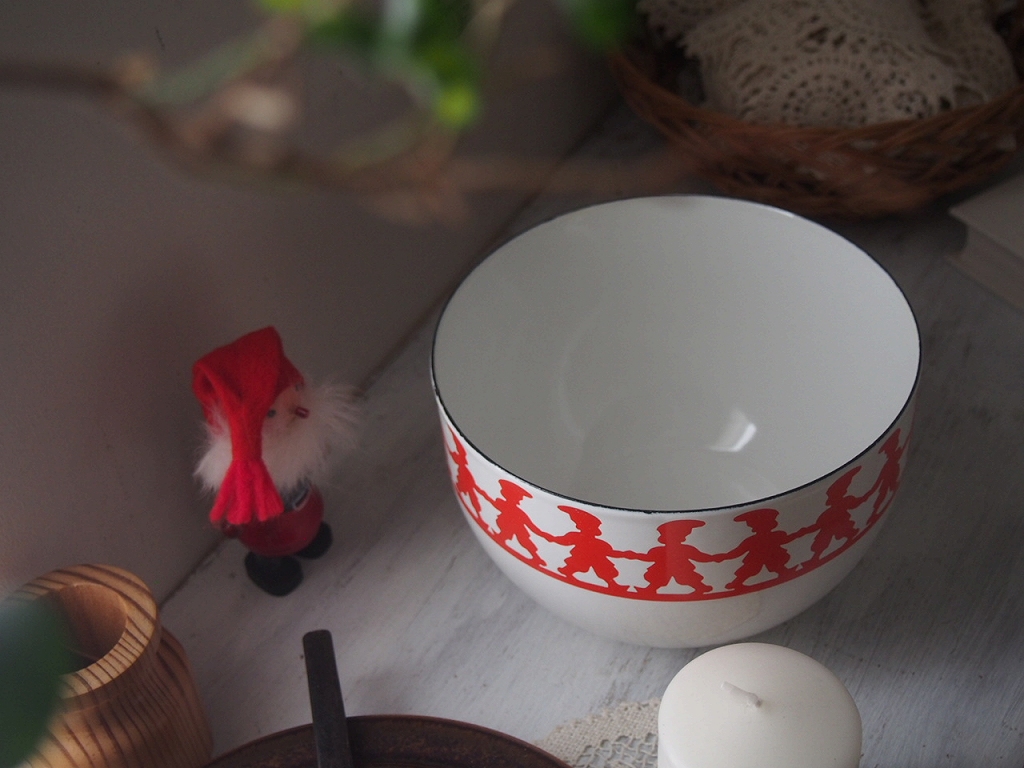 ARABIA FINEL アラビア フィネル トムテ柄のホーローボウル