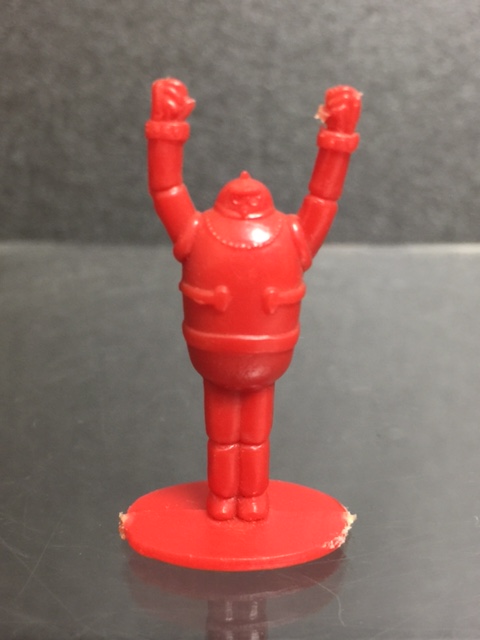 グリコ 鉄人28号 オマケ 3．8cm 当時物 台座有 赤色 現状 【TO3701】