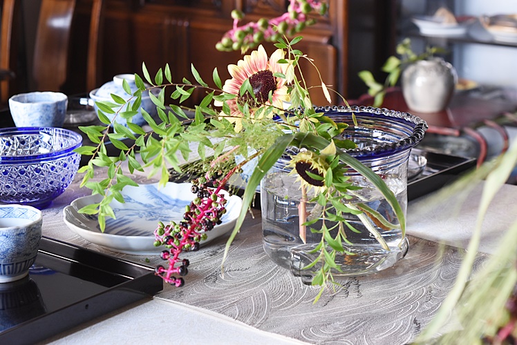 大正ガラス 吹きガラスのブルー足つき金魚鉢 - 生活骨董と古布の