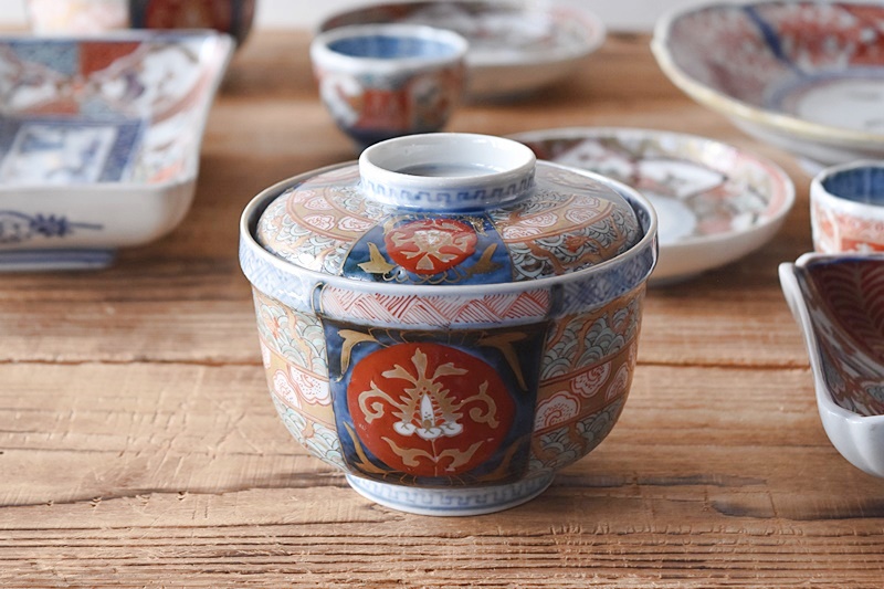 伊万里 色絵 書き分け花と青海波 蓋付丼型 煮物碗 茶碗 蓋茶碗 - 生活