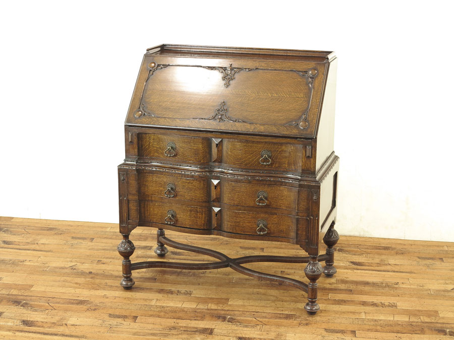 前面の起伏も素敵なライティングビューロー 56817 アンティーク家具