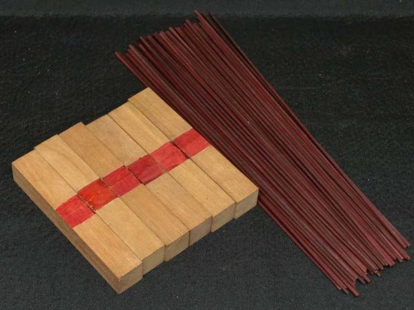 店頭にて易占いの道具（算木・筮竹）を買取させて頂きました。 | 骨董