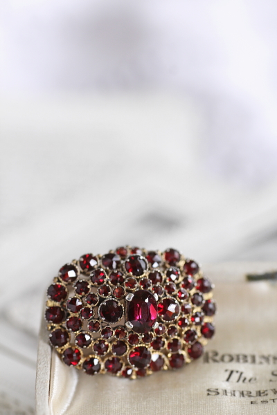 アンティークガーネットブローチ 柘榴石 チェコ アンティークス