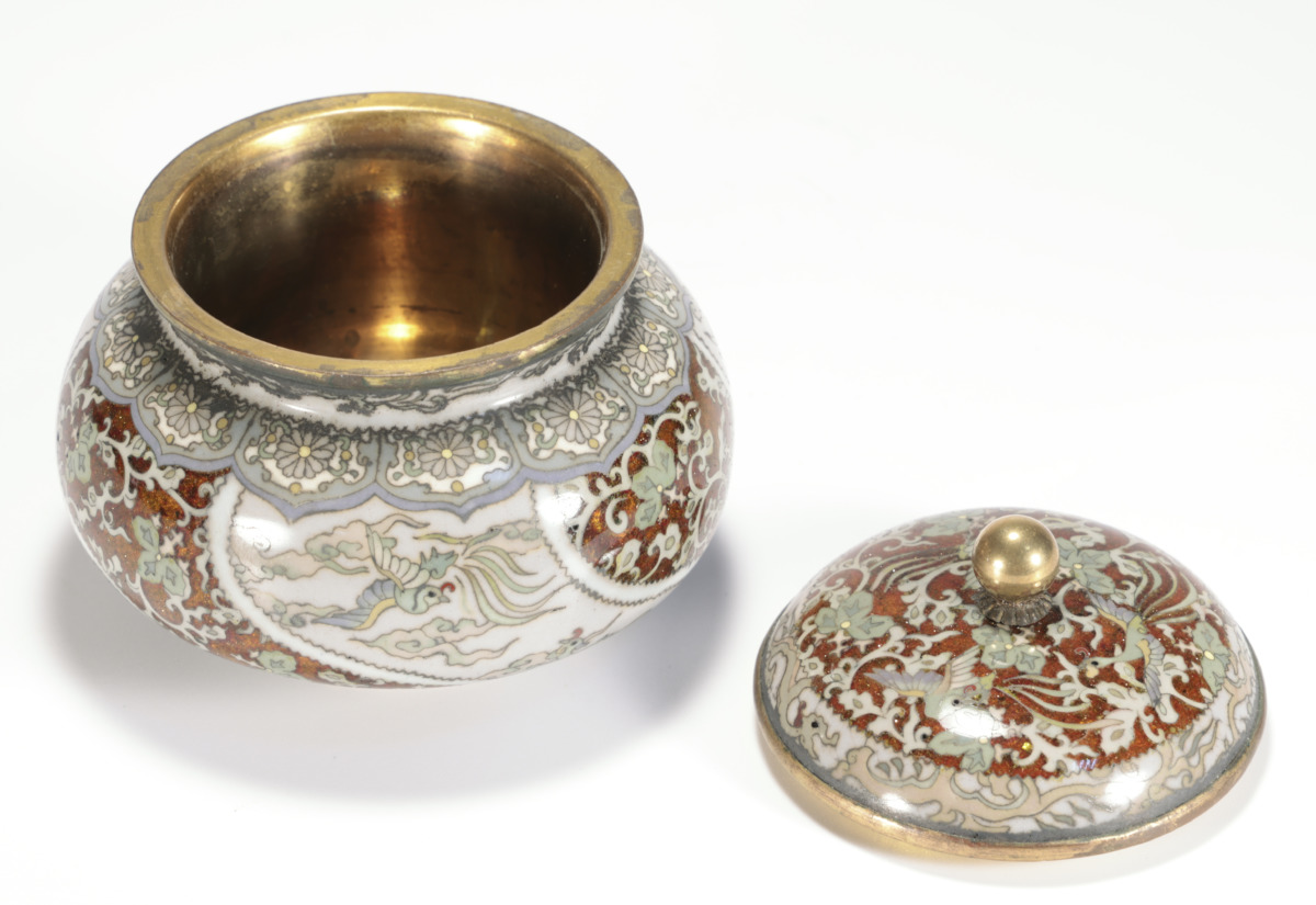 香炉 鳳凰蝶草花文・菊文三つ足有線七宝香炉 香道具 御茶道具 明治時代