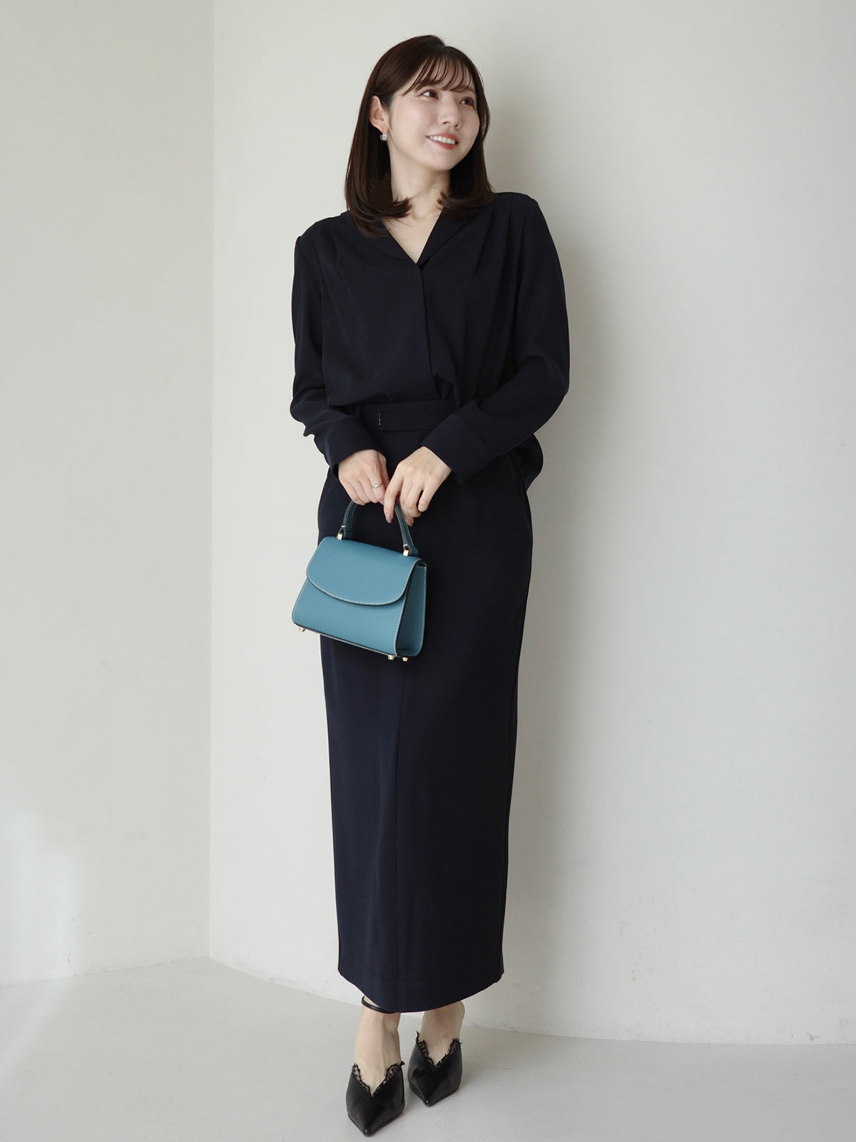 ダブルサテンショールカラーブラウス