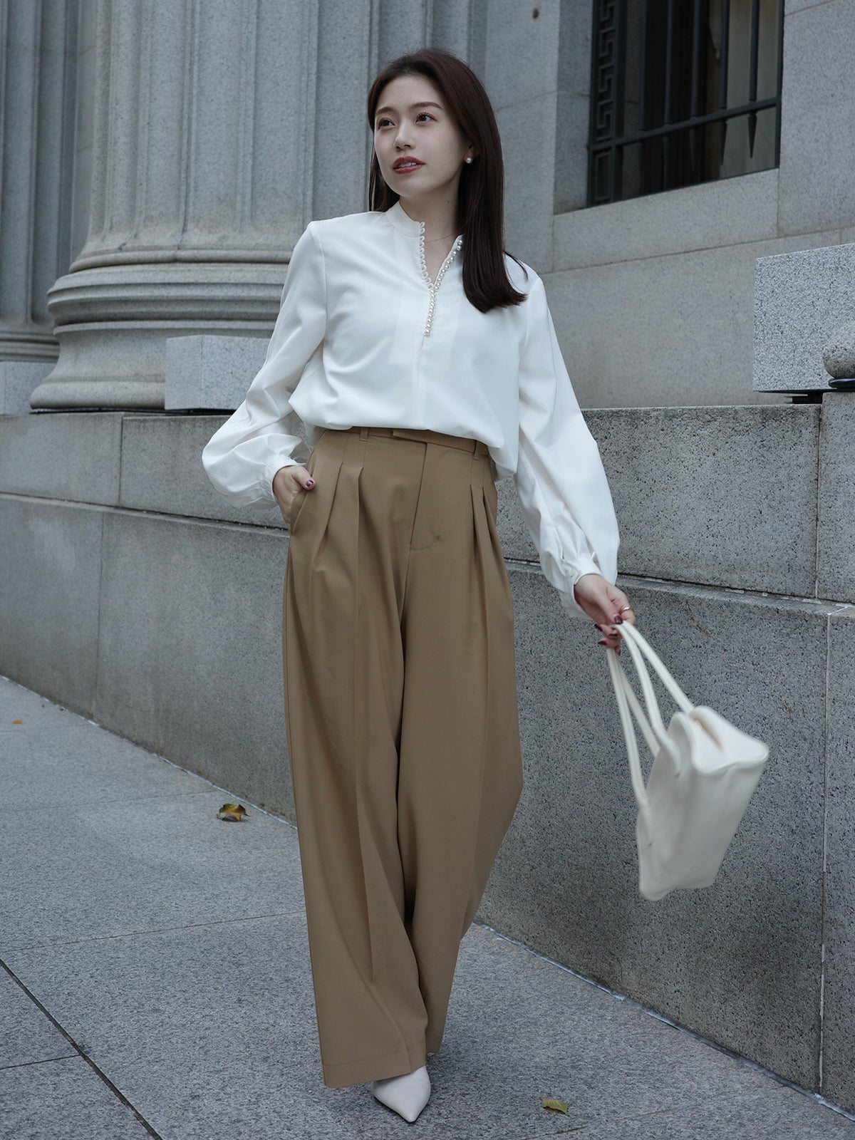 パールトリムブラウス