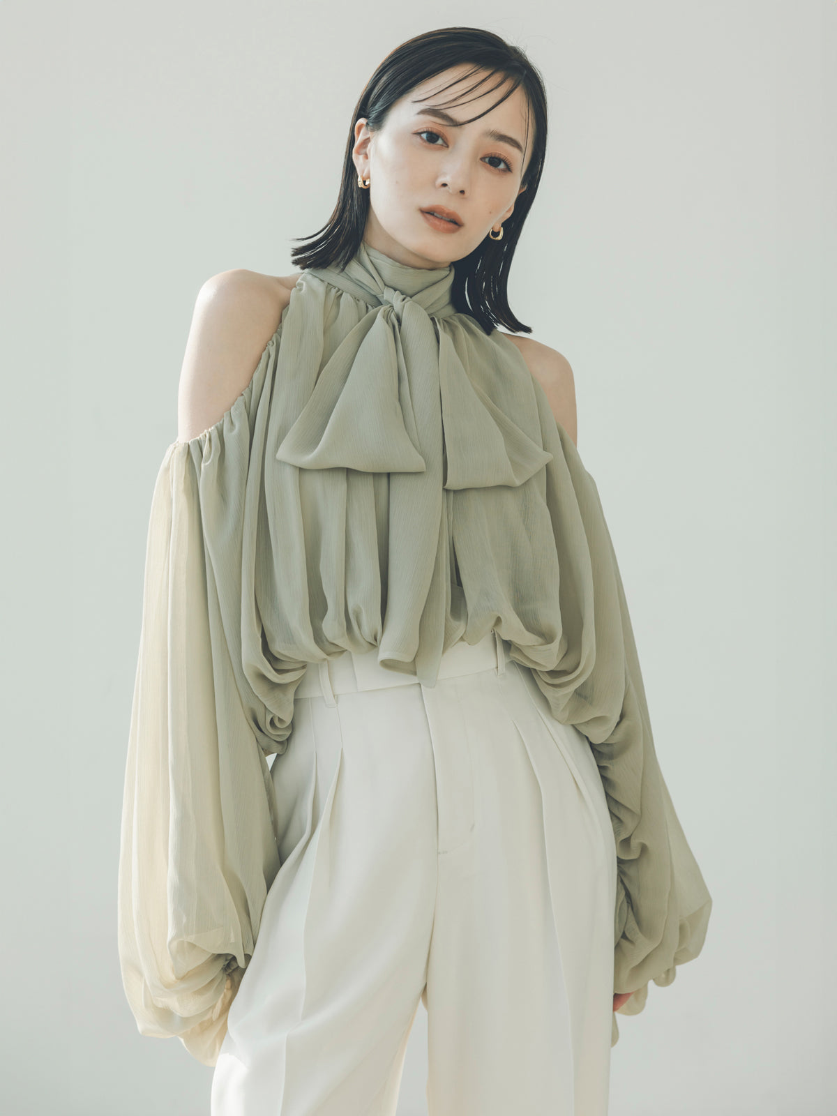 シフォンボリュームブラウス