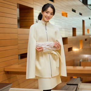 ラグジュアリーなニットドレスを展開するアントニーノ・ヴァレンティの