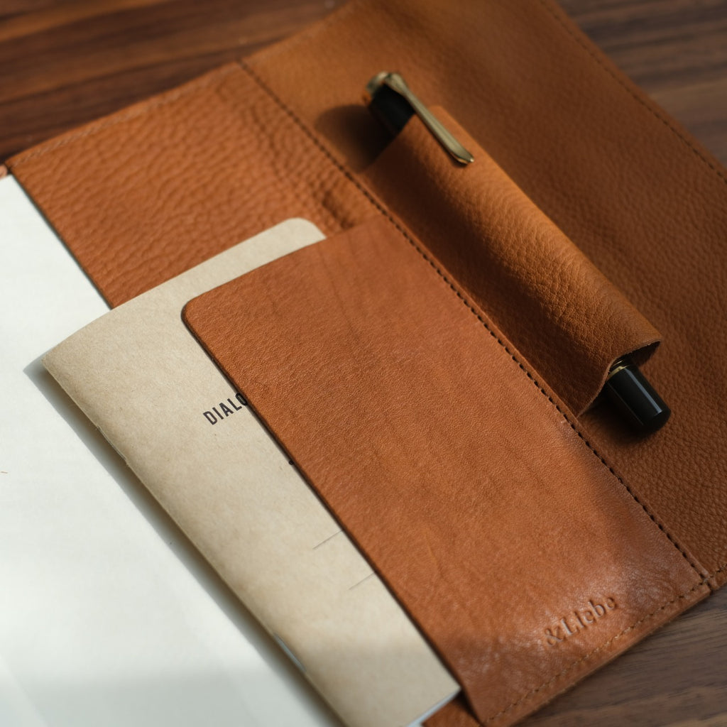 ペブルヌメ】ペンを持ち歩く手帳カバー A5サイズ – &Liebe