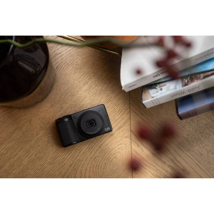 リコー RICOH GR IV HDF 正式発表 - とるなら