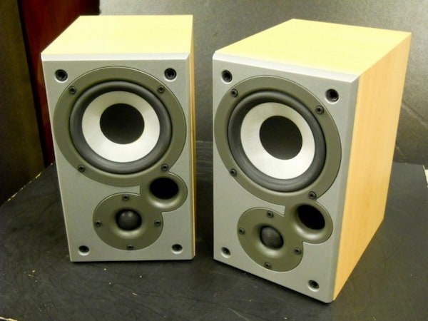 英国製の小型スピーカー「DENON SC-E212」で遊ぶ！ | あそぶログ！