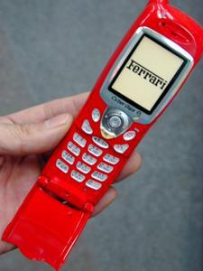 ASCII.jp：ツーカーからフェラーリモデル登場！浜崎あゆみの豹柄携帯