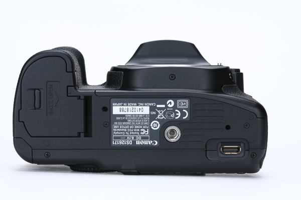 ASCII.jp：【レビュー】確実な進化を遂げたハイアマチュア向け一眼レフ