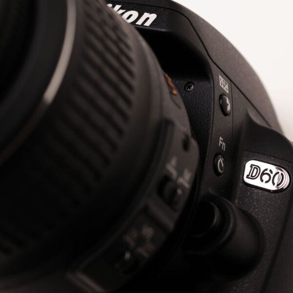 ASCII.jp：ニコン「D60」──手ぶれ補正＋高感度で、昼夜を問わず撮れ