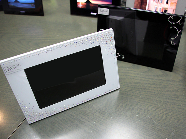 ASCII.jp：着せ替えモデルも！ ソニーのデジタルフォトフレーム発表