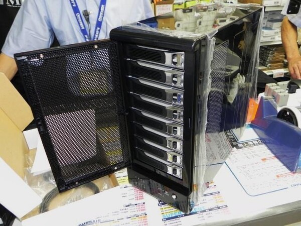 ASCII.jp：3万円で買える、HDDを8台搭載可能なRAID対応外付けケース