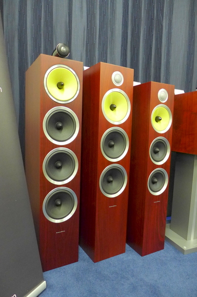 ASCII.jp：人気のB&W CMシリーズがS2に進化 (1/4)