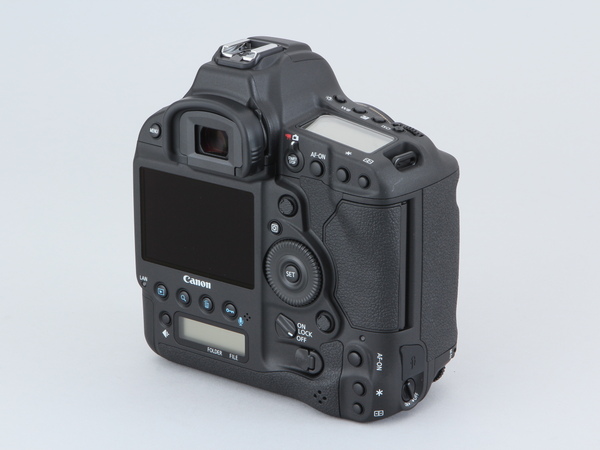 ASCII.jp：プロカメラマンを魅了!? キヤノン「EOS-1D X Mark II