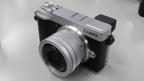 ASCII.jp：パナソニックが新センサー搭載の中級ミラーレスと高級