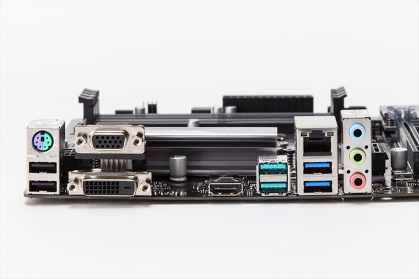 ASCII.jp：マザーボード、ハイエンドとエントリー向けはどこが違う