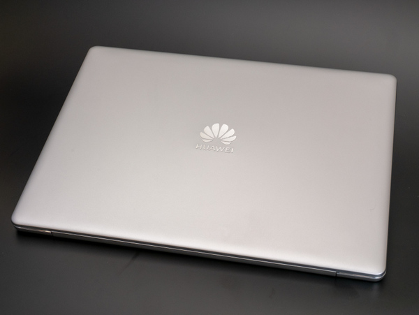 ファーウェイ「HUAWEI Matebook 13」は大画面とモビリティを備えた