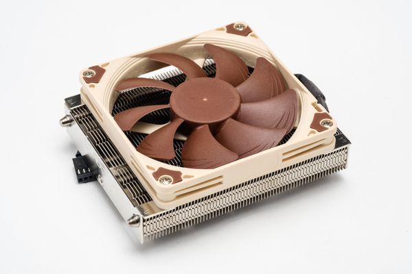 ASCII.jp：“Renoir”対応の「DeskMini X300」、8コア/16スレッドの