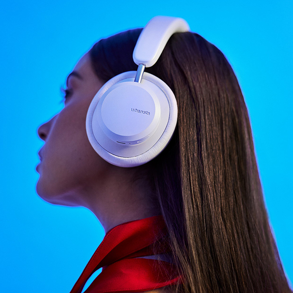 ASCII.jp：およそ50時間の再生時間やノイズキャンセリング機能も備える