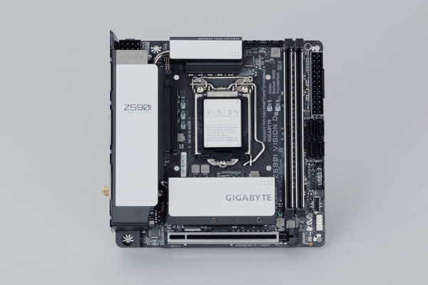 ASCII.jp：Core i7-11700とGIGABYTEのZ590マザーで組むゲーム実況配信