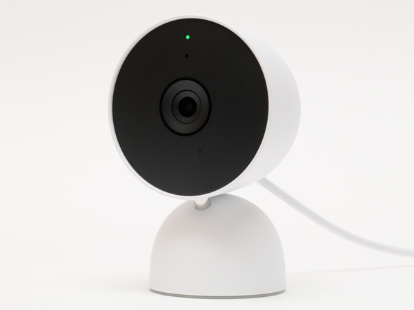 ASCII.jp：バッテリー非搭載でお手頃価格を実現した「Google Nest Cam
