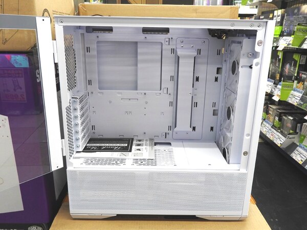 ASCII.jp：両サイドパネルが観音開きのミドルタワーPCケースがLian Li
