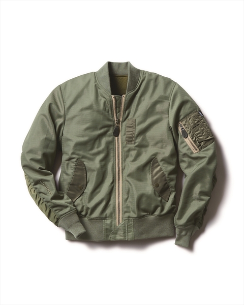 ASCII.jp：通気性の良いカワサキ×AVIREXコラボのMA-1はトム・クルーズ