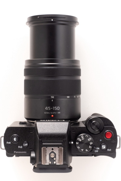 ASCII.jp：8万円台で買える超小型ミラーレスカメラ「LUMIX G100D」実機