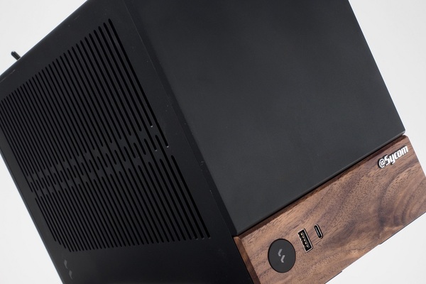 大人気の10.4L小型ゲーミングPCがDDR5＆第14世代Core、静音グラボで超