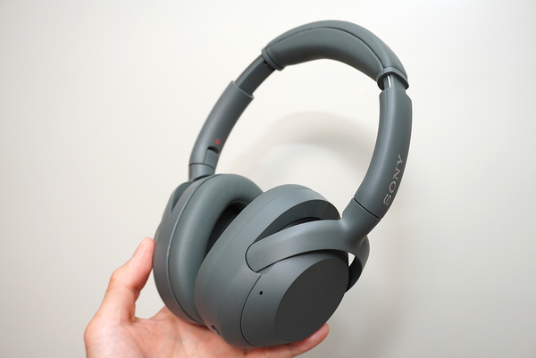 ASCII.jp：【レビュー】ソニーの新ヘッドホン「ULT WEAR」は常識破りの