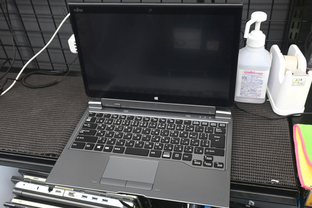 ASCII.jp：ドック付きの富士通製Windows 10タブレットが4000円！ 激安