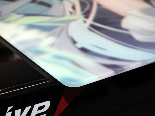 ASCII.jp：即完売となった初音ミクデザインのガラス製マウスパッドを