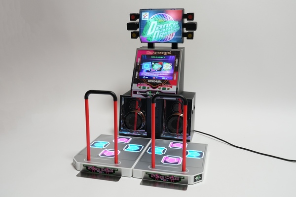 ASCII.jp：机上に降臨するDDR「ダンスダンスレボリューション Classic