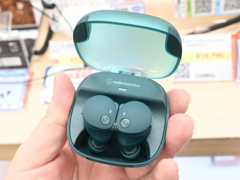 くっつけて電源オフにできる！ オーテクの最新イヤホン「ATH-CKS50TW2