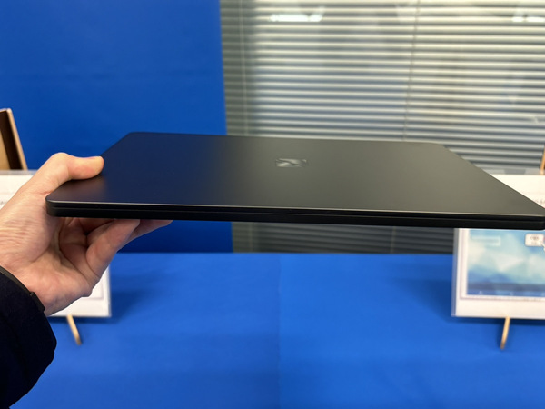 ASCII.jp：これぞZ世代を体現したノートPC！ NEC、エモいがテーマの