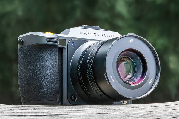 ASCII.jp：ハッセルブラッドが1億画素の最強ミラーレスカメラ「X2D II