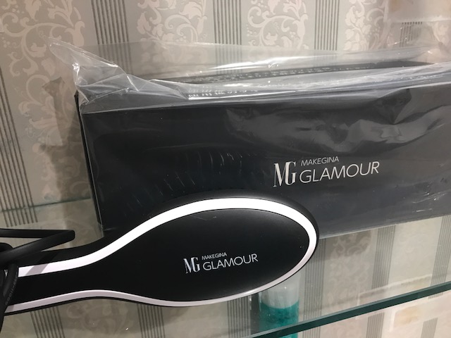 新商品『メイクジーナ グラマー ストレートブラシ』｜美容室 Ash 仙川