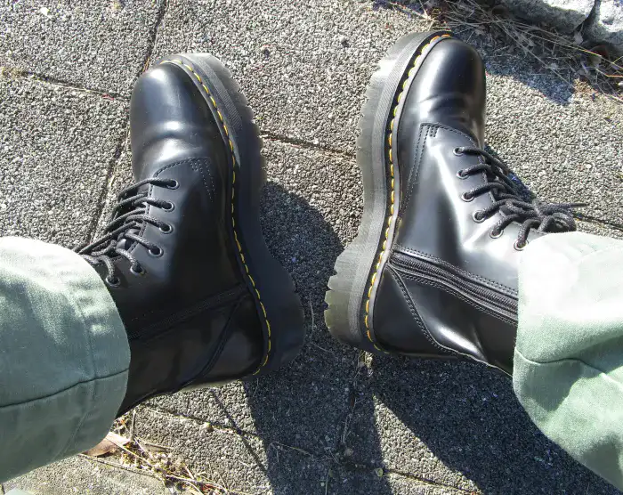 3ヶ月着用レビュー【ドクターマーチンJADON】のサイズ感はやや大きい