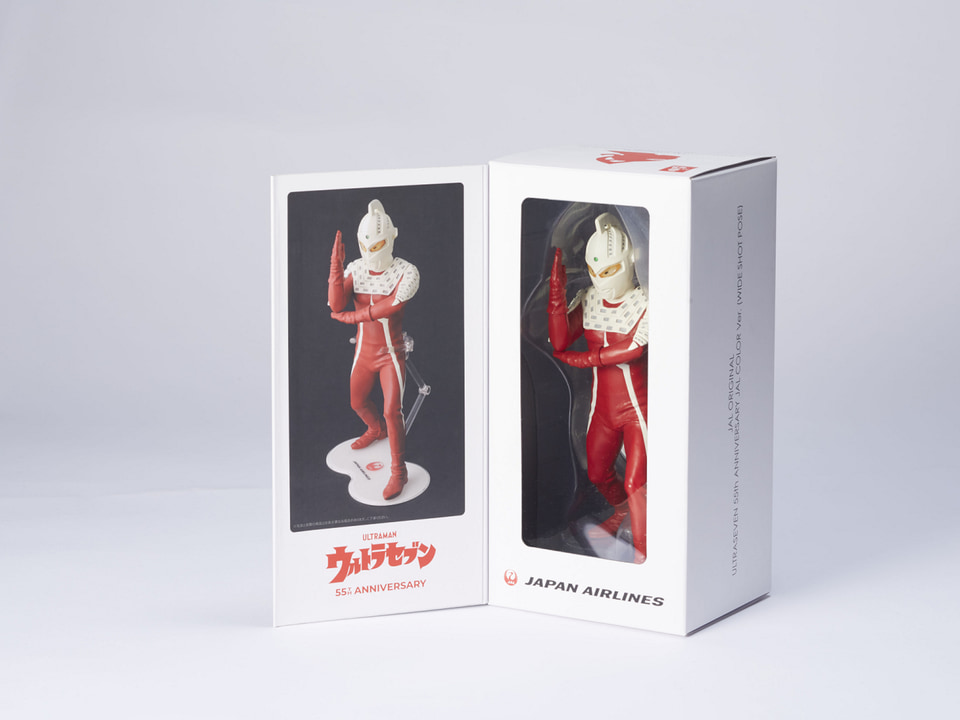 赤と白のJALカラーになった「ウルトラセブン」55周年記念フィギュア