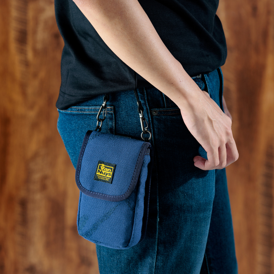 ANA×バンナイズ、未使用のシートカバーをアップサイクルしたバッグや