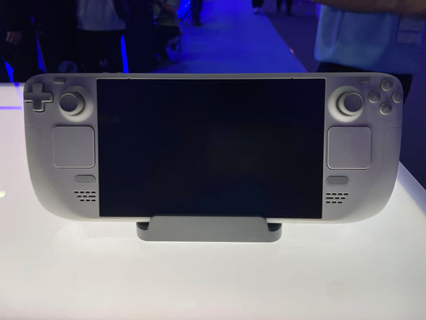 白い「Steam Deck」実機が韓国でお披露目！ 発売は11月19日【G