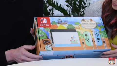 実機をお披露目！ 任天堂「Nintendo Switch あつまれ どうぶつの森