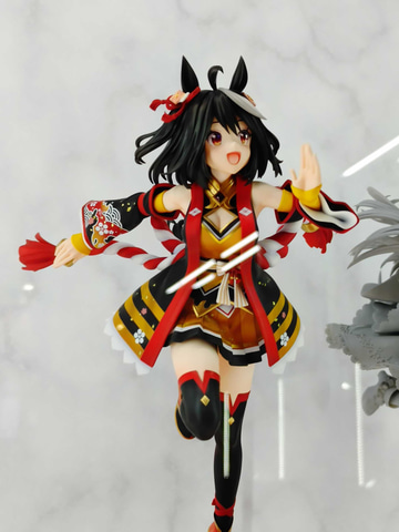 メガホビEXPO】「ウマ娘」より、競い合うキタサンブラックとサトノ